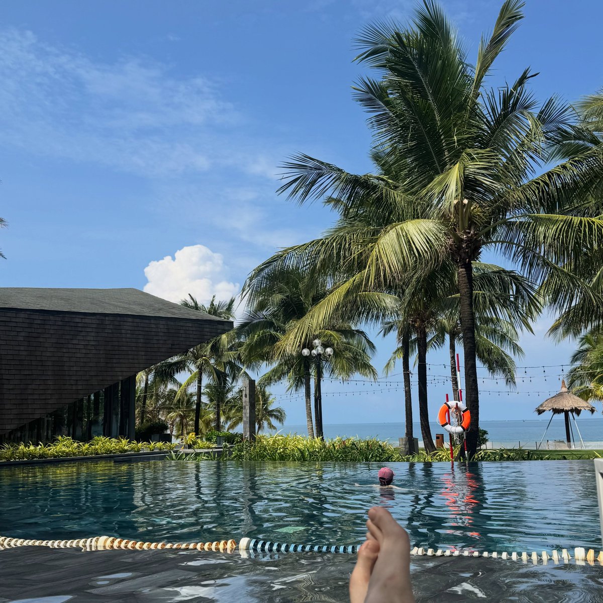 dimorexclub's tweet photo. INSTAGRAM POST ▪︎ 260727
Dimo Rex shared photos and vidoes from his recent trip/vacation. 🔆
#디모렉스 #DIMOREX @_DIMOREX https://t.co/0CBJ66a6M8