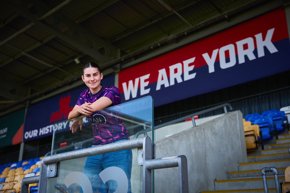 YorkCityWomen's tweet photo. Becky Sidwell is BACK home 🙌🏠

A player that needs no introduction, Becky has almost a century of appearances for the club, 17 Opposition Player of The Match votes, two County Cup wins and a historic FA Cup run - a true fan favourite.

Welcome back, Bex!

#YCLFC #MinsterBelles https://t.co/A82p1hazVY