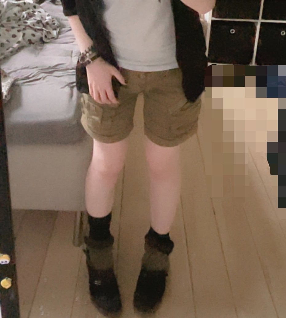 jimenyanP's tweet photo. when ur girlfriend is a shotacon u get cool shorts like this for free https://t.co/Top6TVUDkY