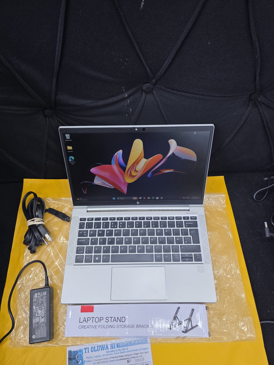 SamuelKolawole0's tweet photo. First-time customer from X.

He came across our post featuring the best-selling HP EliteBook 835 G8 and decided to give us a try.

Store pickup completed 

HP EliteBook 835 G8 
• AMD Ryzen 5 Pro 5650U 
• 16GB RAM | 512GB SSD 
• Backlit Keyboard 
• Free Laptop Stand

Congrats @Phtm01 
Thank you for trusting us with your purchase