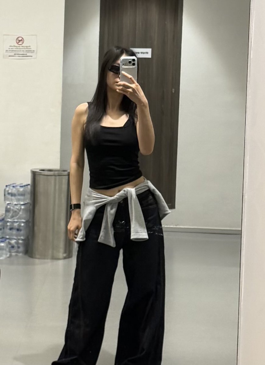 luverruks's tweet photo. MILK STOP WEARING THESE BLACK TANK TOPS IM SICKKK https://t.co/L0BXI0faNu