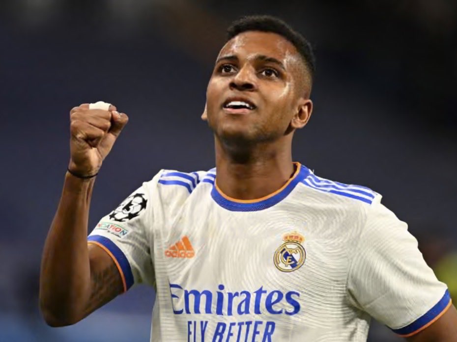 jjisthatgood's tweet photo. N’oublions pas que ces deux joueurs devaient signer au PSG avant que le Real les prennent. 
Aujourd’hui l’un est poussé vers la sortie et l’autre on n’en entend plus parler depuis Diomande 😂😂 https://t.co/v2mmYhloIB