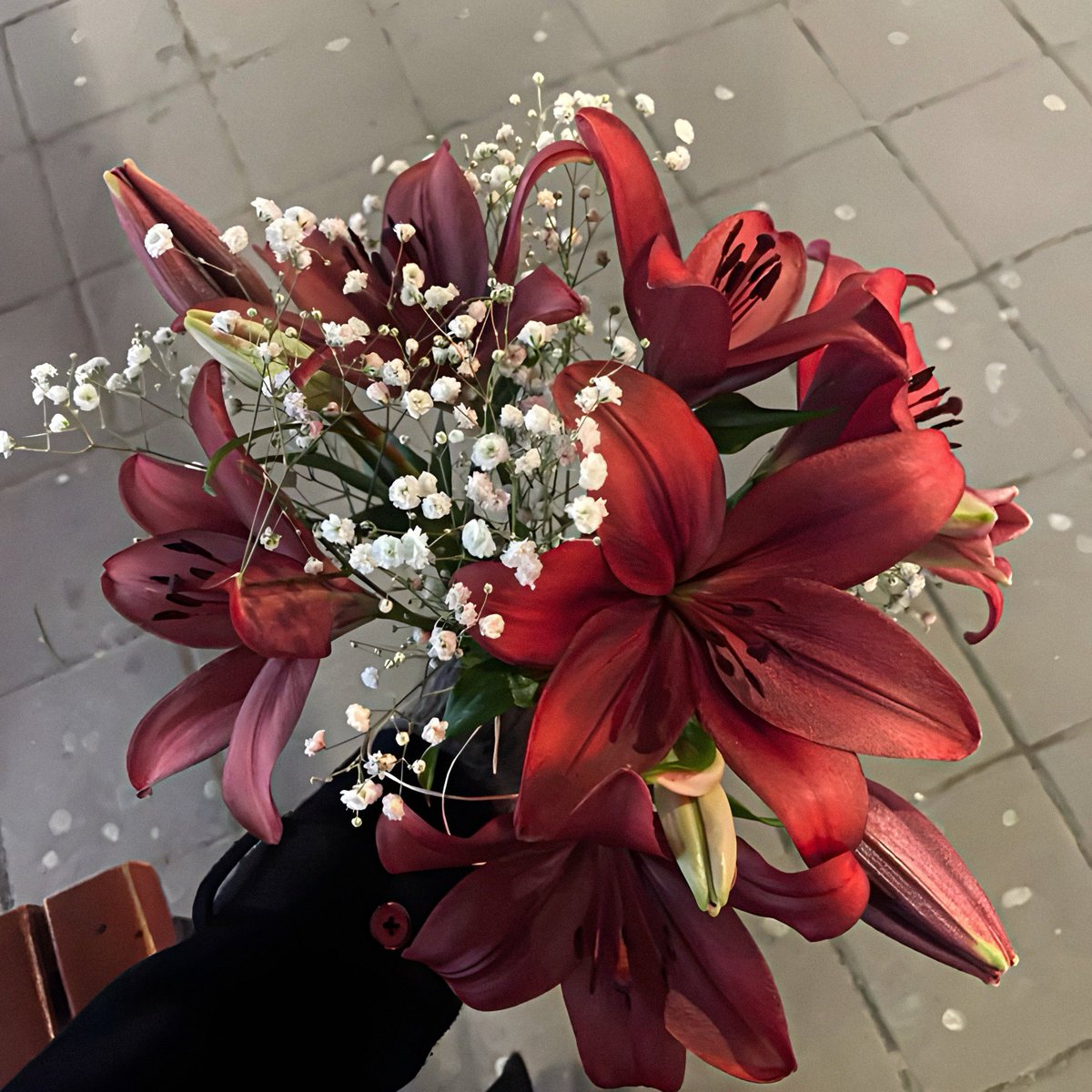 qarev019's tweet photo. 💐 🌹 🌸 🏵 🌼 💐 https://t.co/qnXe0r7Plj