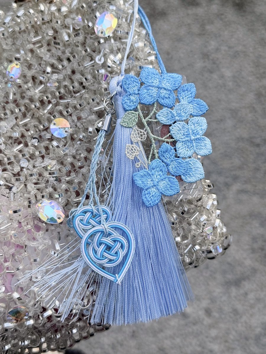 pooler6sw's tweet photo. 下鴨神社の夏季限定のお守り💫
紫陽花のレース守り可愛い☔️🤍 https://t.co/5SL73NVC2t