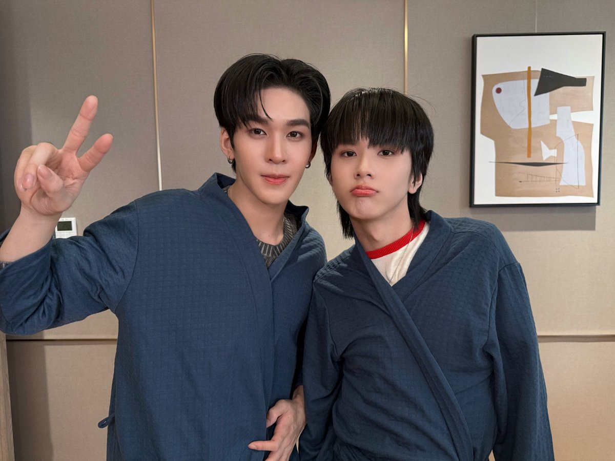 MrFanboySeries's tweet photo. รักสุดใจนายแฟนบอย Mr. Fanboy Series 📸

ส่วนคู่ เอ้ย !!! 2 คนนี้ น้องเติร์ดยิ้มแฉ่งเดินมาเจ๊ แต่น้องว่านหน้าบู้มาอีกล้าววว 😄😣 ม่ายรู้ใครไปแกล้งอะไรอีกเนี่ยยย แฟนบอยส์ แฟนเกิล์วส์ช่วยตอบเจ๊ที ใครน้าที่แกล้งน้องว่านนน 🤭

MR FANBOY Q33
#รักสุดใจนายแฟนบอยQ33 https://t.co/jd6kI9Evy7