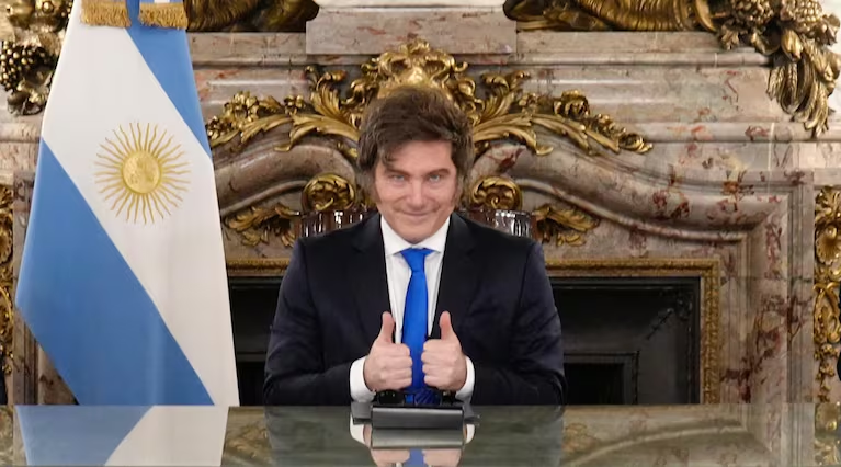 InMilei's tweet photo. 🚨 Presidente Milei will announce the reform of the Central Bank's Charter in a nationwide broadcast this week. The Central Bank's financing of fiscal deficits is coming to an end. https://t.co/Cvxs7nYl64