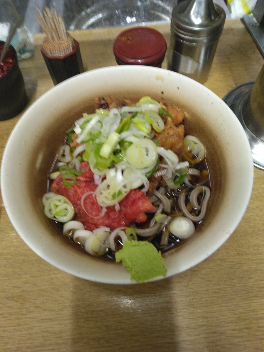 baka_houou's tweet photo. 明日の人間ドックを前に早めの夕飯。
日暮里の立ちそばの名店｢一由そば｣冷やし太蕎麦普通盛、ゲソ天&amp;ハーフ紅生姜天。
ごちそうさまでした。 https://t.co/yB8dRUGbxl