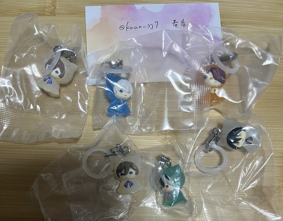 kana_sj7's tweet photo. 【交換/譲渡】まほやく めじるしアクセサリーvol.1、vol.2 魔法使いの約束
※郵送のみ

譲>ラスティカ2 ブラッドリー 
♡カイン アーサー ホワイト

求>vol.1 
♡ヒースクリフ リケ 各1
or🌟定価＋送料

🌟はPayPayのみの対応
※♡は♡との交換のみ、お譲り不可
※♡含む交換最優先 https://t.co/S2mBK1D8We