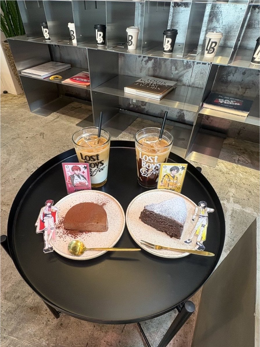 light__sk's tweet photo. 友達とオオスメのカフェ行ってきたよ☕*

ケーキも美味しかったし、
雰囲気もオシャレ空間だった🫶

#ねえねえらいと https://t.co/riuqB5NA79