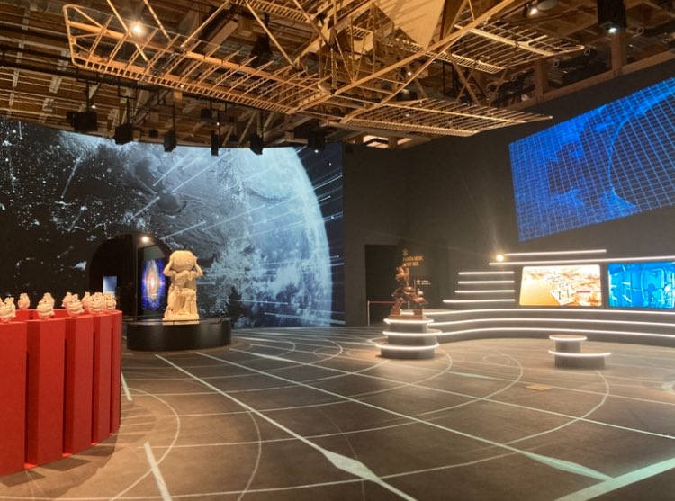 mariovattani's tweet photo. 大阪万博イタリア館で宙に浮かぶように展示され、多くの来場者を魅了したフェラリン操縦のSVA9複葉機が、新たな舞台として関西国際空港（KIX）に常設展示されることになりました。
万博の感動が、未来へ向かって飛び続けます。
🇮🇹❤️🇯🇵 https://t.co/Q6euF26ymH