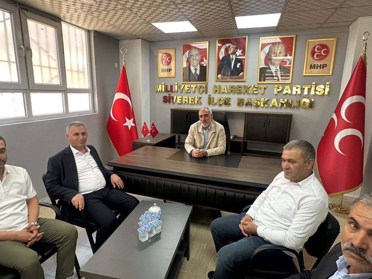 gulelmahmut's tweet photo. Milliyetçi hareket Partisi Siverek ilçe başkanlığımızda bizlere hayırlı olsun ziyaretinde bulunan Ak parti siverek ilçe başkanımız sn. Cengiz Özeyranoğlu ve değerli yönetimine çok teşekkür ederiz.
Cumhur ittifakı olarak ilçemiz için ortak akılla birlikte çalışmaya devam edeceğiz https://t.co/LQ1uCGG7qQ