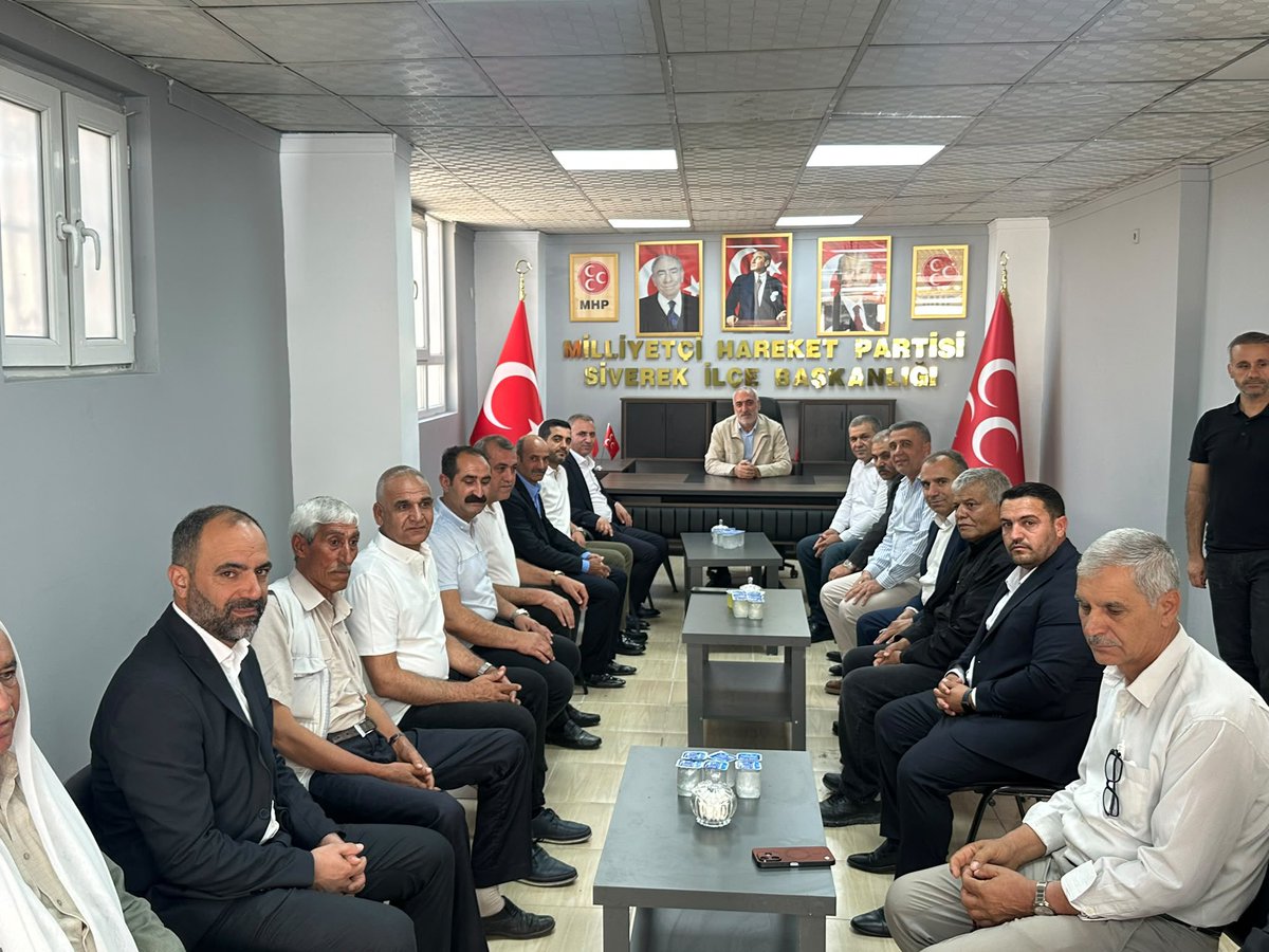 gulelmahmut's tweet photo. Milliyetçi hareket Partisi Siverek ilçe başkanlığımızda bizlere hayırlı olsun ziyaretinde bulunan Ak parti siverek ilçe başkanımız sn. Cengiz Özeyranoğlu ve değerli yönetimine çok teşekkür ederiz.
Cumhur ittifakı olarak ilçemiz için ortak akılla birlikte çalışmaya devam edeceğiz https://t.co/LQ1uCGG7qQ