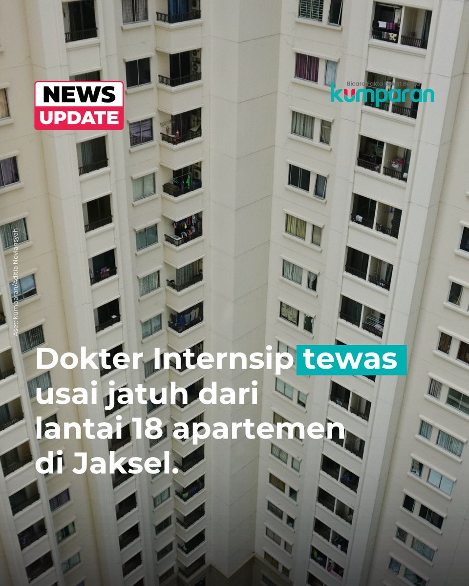 kumparan's tweet photo. Seorang dokter muda bernama Siti Zahra Maghfira (SZM) ditemukan tewas setelah diduga melompat dari lantai 18 sebuah apartemen di Jakarta Selatan, pada Minggu (26/7) siang. Polisi masih menyelidiki penyebab pasti korban nekat mengakhiri hidupnya.

Kapolsek Pancoran Kompol Mansur membenarkan adanya peristiwa tersebut. Ia mengatakan korban diduga melompat sekitar pukul 14.13 WIB.

Mansur membenarkan bahwa korban merupakan seorang dokter. Korban diketahui tinggal bersama kedua orang tuanya di unit apartemen yang berada di lantai 18.

Menurut Mansur, saat kejadian korban berada seorang diri di dalam unit apartemen. Sementara ibunya sedang pergi ke mal.

Terkait motif korban diduga melompat, Mansur mengatakan hingga kini penyidik masih melakukan pendalaman. Namun, dari informasi awal yang diperoleh polisi, korban disebut kerap mengalami rasa ketakutan.

📸: Dok. kumparan/Aditia Noviansyah.

Baca selengkapnya dengan klik link di bio. Cari tahu berita update lainnya dengan download aplikasi kumparan di App Store atau Google Play.⁠

📝: newsupdate | update | news | oneliner | R057 | E164

#bicarafaktalewatberita #kumparan