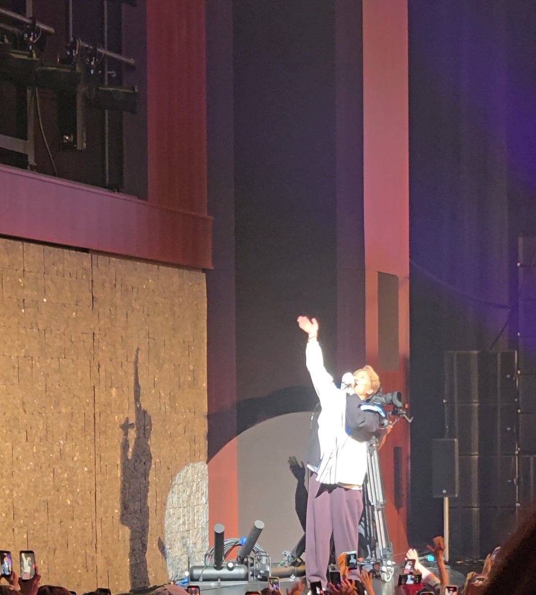 CHIRU_MCZ's tweet photo. 影までPBIなのさすが
かっこいいわぁ

#NAKAMATOMEETING_vol5 https://t.co/GeY9W26ZlO