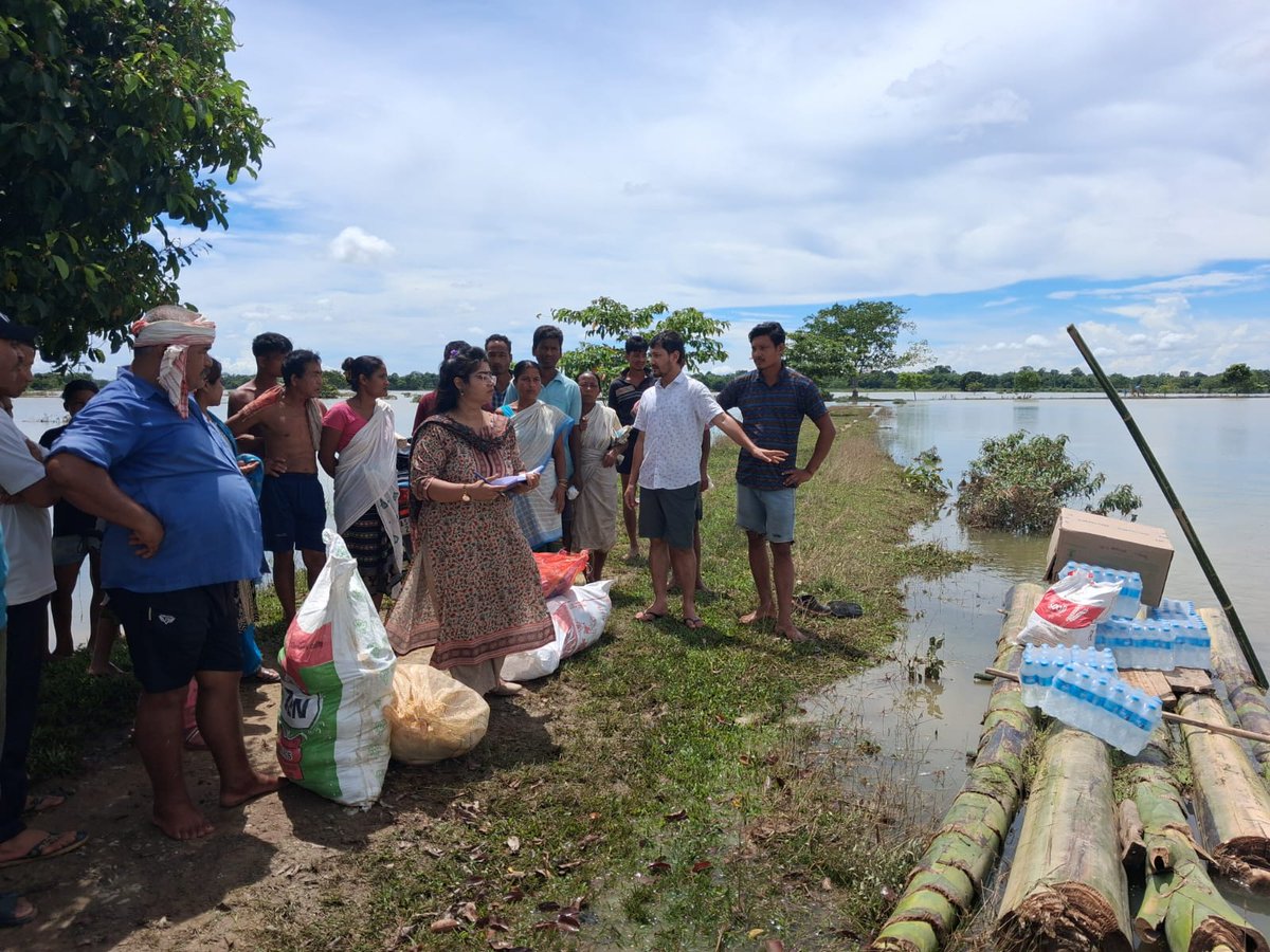 himantabiswa's tweet photo. Relief efforts are in full swing across flood affected areas of Assam.  

So far, over 211 MT of rice, along with drinking water, tarpaulins and other essentials, has reached affected families.

#AssamFloods https://t.co/pusy4CYwle