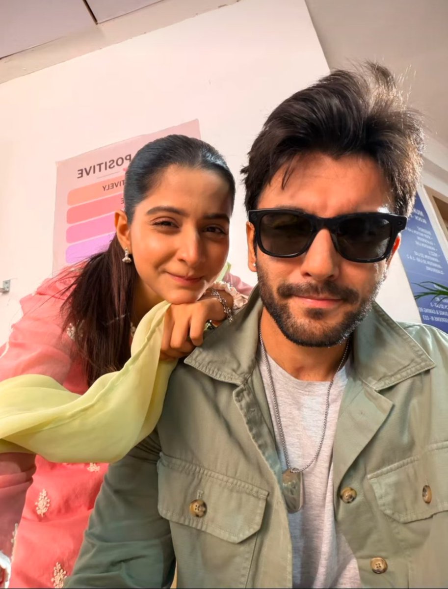 deep_veer1's tweet photo. They look so good together 🤌🥹
Especially Ishhan in this look🔥🫠
#YehFitoorTera #IshhanDhawan #DebChandrima #JeeYa https://t.co/UknJcsqjTF