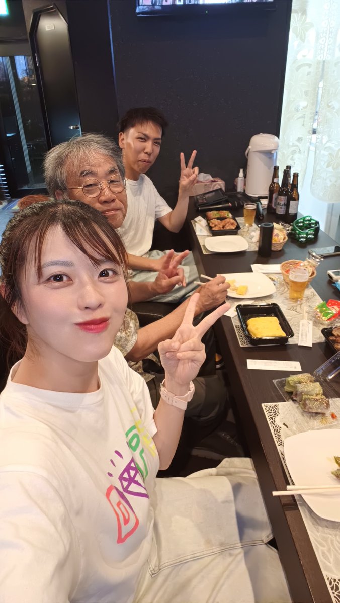 hapika0105's tweet photo. 今回の新曲、私はできないことだらけだった。
だけど、「できない」を隠さず、仲間に頼り、一緒に何度も練習してもらった。

だから前に進めた。

プライドがあってもいい。

でも、夢を叶えるなら、守るべきはプライドじゃない。
私はこれからも、「行動」と「仲間」を選ぶ。
音楽は1人じゃできない！ https://t.co/ATXQiZoGmB