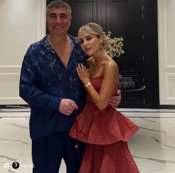 ismail26tr's tweet photo. Sayın Reis'im @sedat_peker  ve Özge Peker ablamız sesimi duyurmaya çalışıyorum çocuklarıma evime kavuşmak istiyorum bir el uzatırsanız duacnız olurum ömür boyu Allah razı olsun #BirUmutturYaşamak https://t.co/niKocKPgbj
