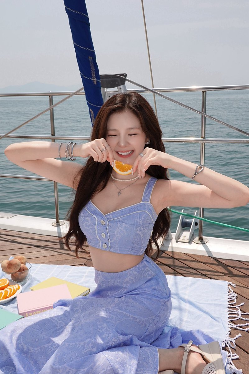 picbaemon's tweet photo. PHARITA WEVERSE UPDATE https://t.co/7NZEDFUdWc