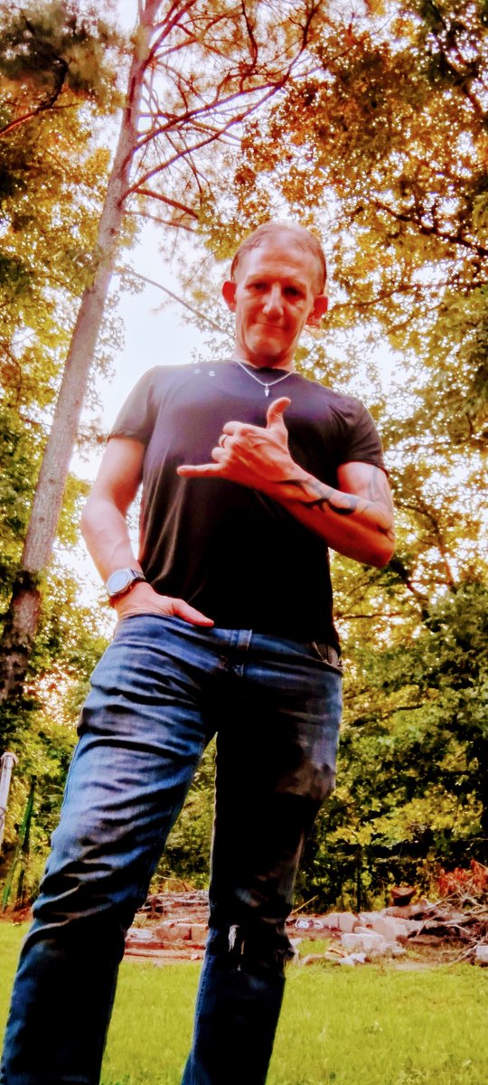bjhowse77's tweet photo. What's kicking Tennessee and you Gorgeous Angelic ladies... Hope everyone had a good weekend..... ❤️😊😜🔥😘🌹🎱👋🏼✌🏼💯 https://t.co/MBxT0WF6Vj
