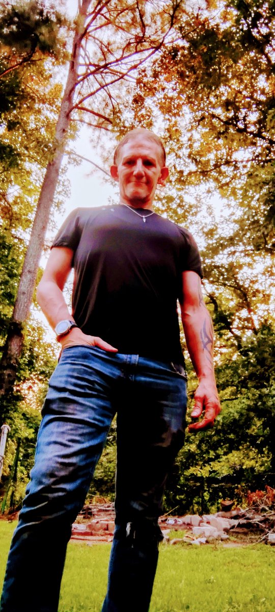 bjhowse77's tweet photo. What's kicking Tennessee and you Gorgeous Angelic ladies... Hope everyone had a good weekend..... ❤️😊😜🔥😘🌹🎱👋🏼✌🏼💯 https://t.co/MBxT0WF6Vj