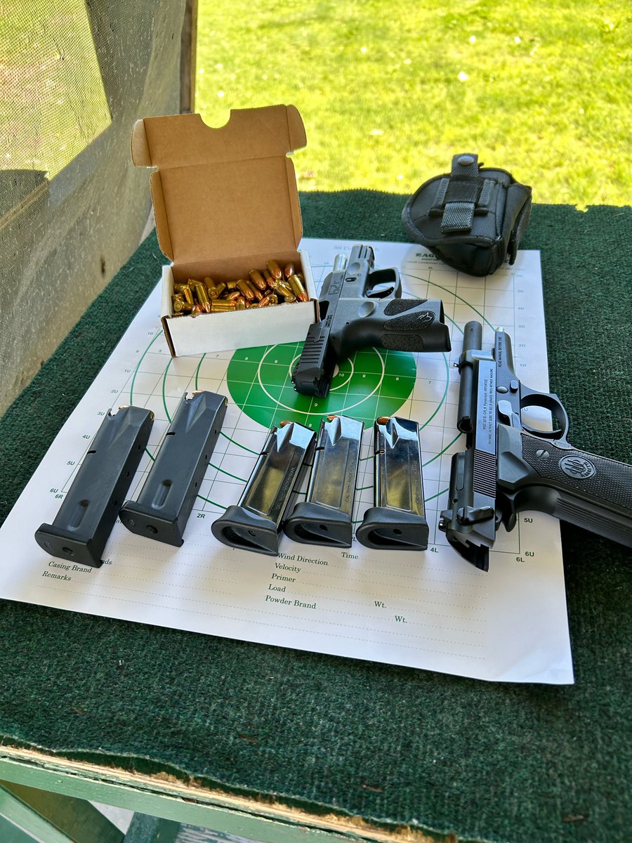 Mohieweshahi's tweet photo. @gunalbum Beretta all day https://t.co/wcKsZM12bi