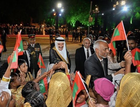 KSAembassyMV's tweet photo. نيابةً عن صاحب السمو الملكي الأمير #محمد_بن_سلمان_بن_عبدالعزيز_آل_سعود، ولي العهد رئيس مجلس الوزراء -حفظه الله-، حضر صاحب السمو الملكي الأمير الدكتور #منصور_بن_متعب_بن_عبدالعزيز_آل_سعود، وزير الدولة عضو مجلس الوزراء ومستشار #خادم_الحرمين_الشريفين، احتفال جمهورية #المالديف بالذكرى الحادية والستين للاستقلال، ضيفَ شرفِ البلاد في هذه المناسبة الوطنية، بما يجسد متانة العلاقات السعودية المالديفية، وما تحظى به من اهتمامٍ ورعايةٍ من قيادتي البلدين الشقيقين. ورافق سموَّه في مراسم الاحتفال  سفير خادم الحرمين الشريفين لدى جمهورية المالديف، الأستاذ/ #يحيى_بن_حسن_القحطاني.