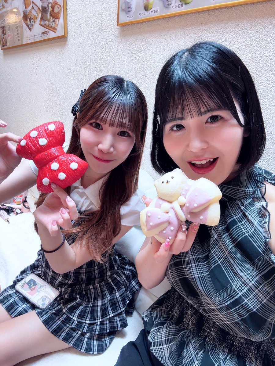 mio_chunmania's tweet photo. あむちゃんとすごーく久々に会えた！
ナチュラルに黒チェック一緒でびっくり❤︎
久しぶりだったのに話止まらないしあっという間だった〜🥹💕 https://t.co/ddlVTgSyw1