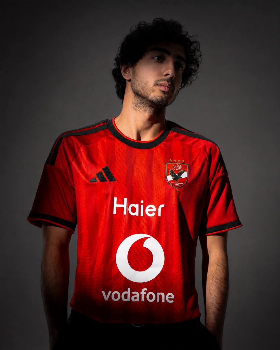 ElAhlyToDay74's tweet photo. رسميــــًا 🚨
شركة أديداس تعلن عن تيشرت الأهلي للموسم الجديد 📸🤩🔴 https://t.co/Dv6d8nkv0O