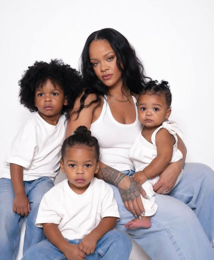 yabaleftonline's tweet photo. Rihanna and her kids, RZA, Riot, and Rocki. https://t.co/vmoy4lfczq