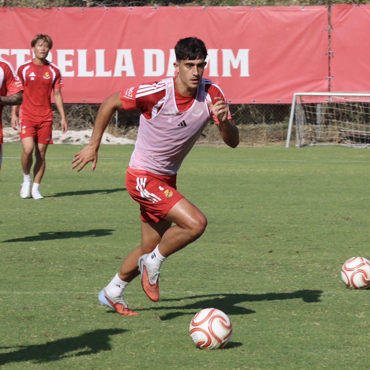 NASTICTARRAGONA's tweet photo. 🔛 Nova setmana de #PretemporadaGrana‼️

🫂 Avui amb la novetat de @frangil2005 a la dinàmica d’equip 👋🏻 https://t.co/oDGCPav4nT