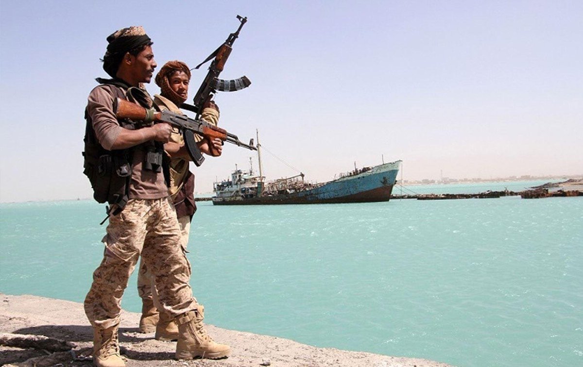 ScrollStopper9's tweet photo. 🚨 Red Sea Tensions Explode!

Yemeni :
~ Houthi rebels have intensified attacks on Saudi oil facilities and threatened shipping through the Bab el-Mandeb Strait. Saudi retaliatory strikes have raised fears of wider regional conflict and disruptions to global oil supplies. https://t.co/iSYsUoe3ZD