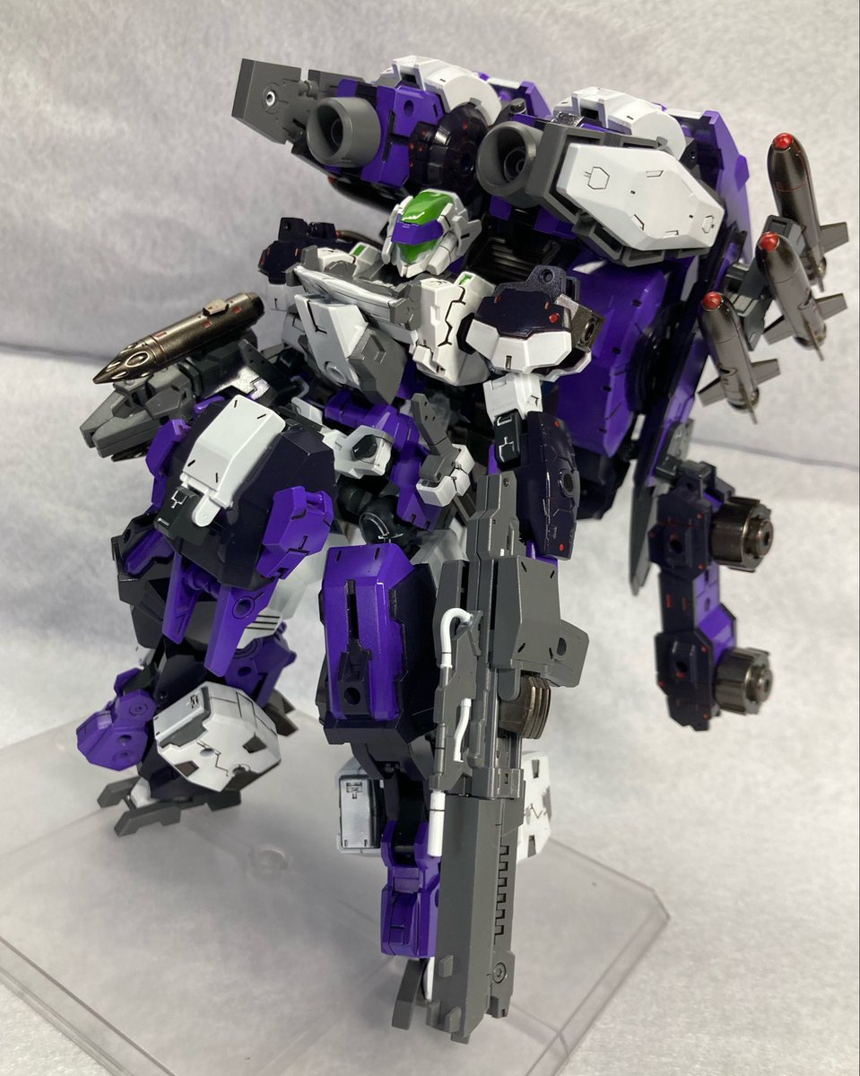 sinken_ai's tweet photo. エスバレート(深海戦型)

戦闘支援機と合体する事によりアビスゾーンに適用した機体。
両肩に備えたハイドロキャノンは、射程こそ短いものの、高圧の水流であらゆる敵を粉砕する絶大な威力を誇る。

#30MMCM2026   #30MMEF https://t.co/YB9XFasG5D