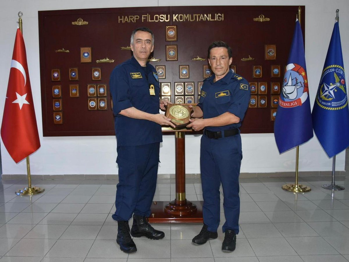 tcsavunma's tweet photo. 🗓️ 24-26 Temmuz 2026

▪️NATO Daimî Deniz Görev Grubu (SNMG-2) kapsamında;

Yunanistan Deniz Kuvvetlerine ait 🇬🇷 HS Kountouriotis ve İtalya Deniz Kuvvetlerine ait 🇮🇹 ITS Raimondo Montecuccoli ile 

▪️Mayın Karşı Tedbirleri Görev Grubu (SNMCMG-2) kapsamında ise;

Hollanda Deniz Kuvvetlerine ait 🇳🇱 HNMLS Willemstad, İtalya Deniz Kuvvetlerine ait 🇮🇹 ITS Chioggia ve 🇹🇷 TCG Amasra Aksaz Limanı’nı ziyaret etti.

🗓️ 24 Temmuz 2026 tarihinde ise NATO Daimî Deniz Görev Grubu-2 Komutanı Tuğamiral Georgios Kypriotis ve gemi komutanları, Harp Filosu Komutanı Tümamiral M. Baybars Küçükatay ve Güney Görev Grup Komutanı Tuğamiral İlyas Ergel'i makamında ziyaret etti.

#MillîSavunmaBakanlığı