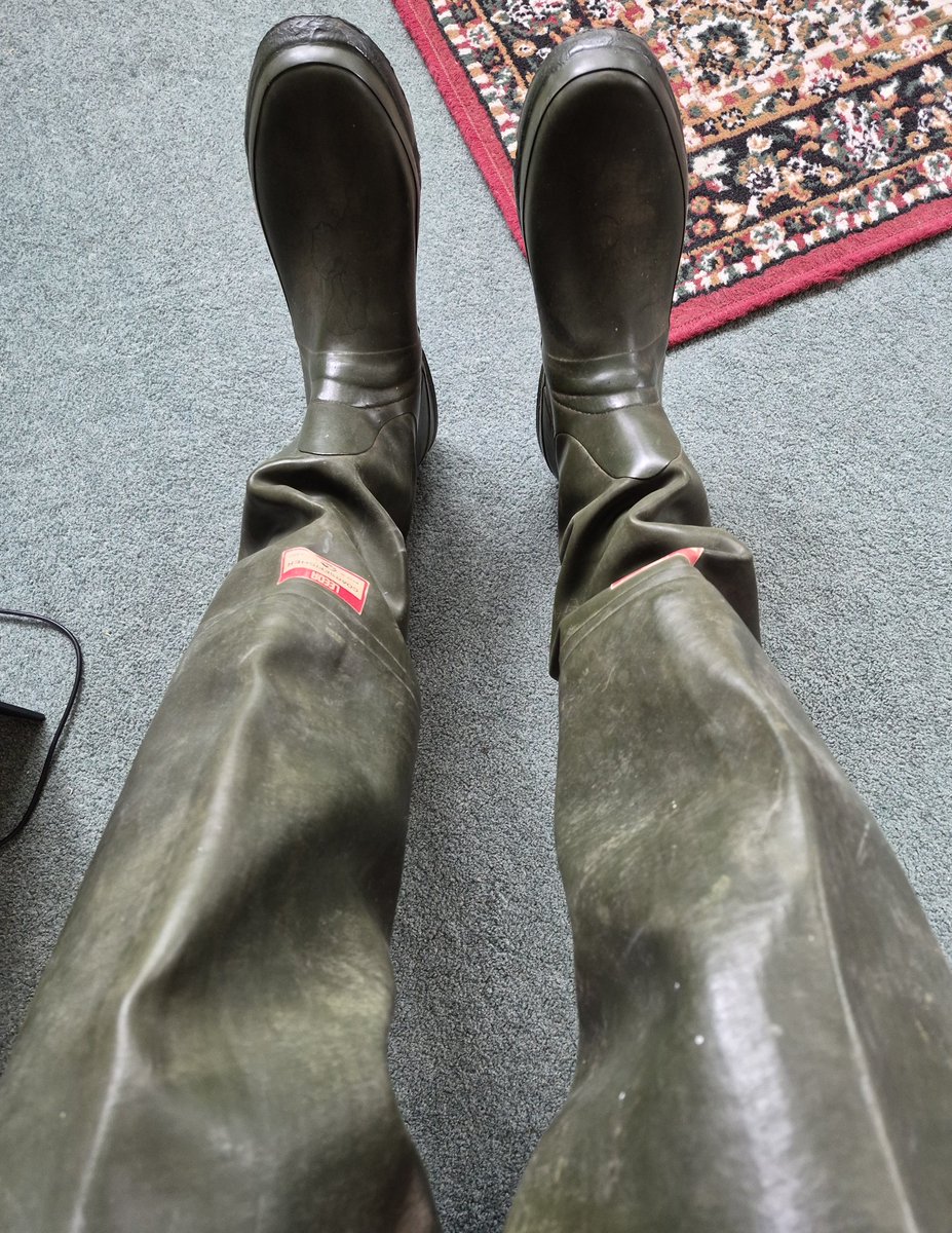 HookedHooked1's tweet photo. People say it is a privilege for this or that, mainly to posture. I own these. Size 13uk. The texture,  smell, and appearance is outstanding. It is a pity that I do not have a partner to share the joy. #leedawaders #coarsefisher #rubberwaders https://t.co/vyrQLTswrx