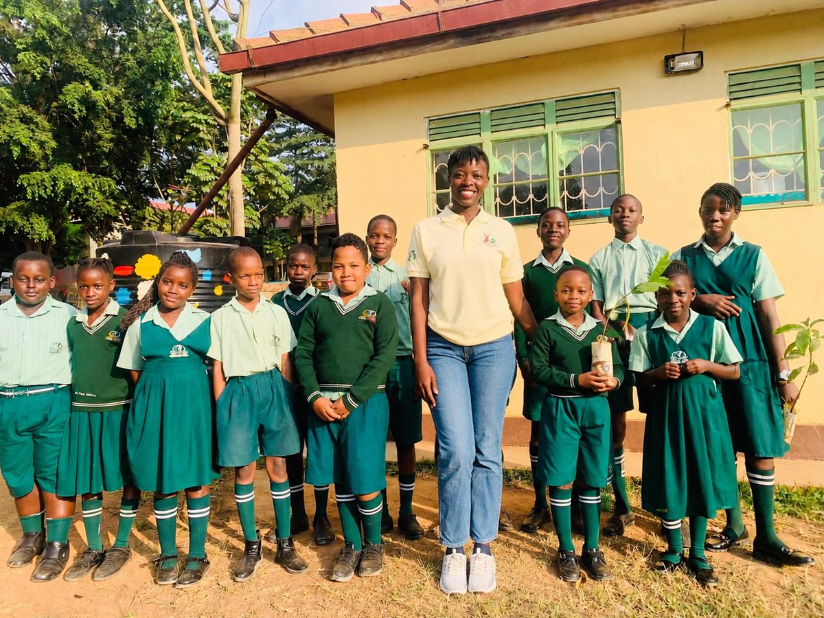 ahirirwe_l's tweet photo. Earlier today, I had the #honour of speaking to these young #champions about the power they hold in shaping a #greener and more sustainable future. I encouraged them to believe in themselves, protect our #environment , and remember that every small action can create a #bigimpact https://t.co/1A2gLvSnos