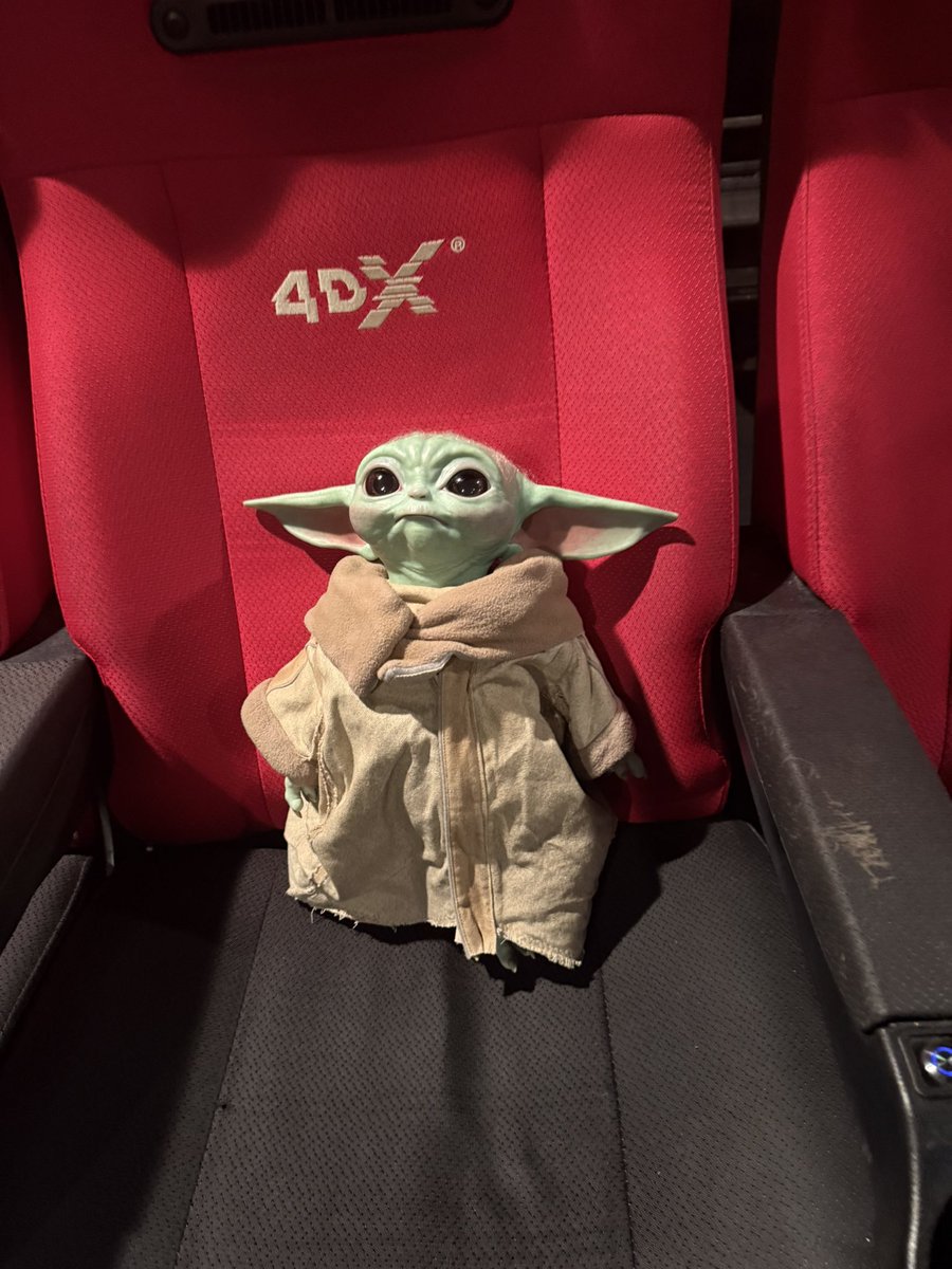 TA_JI_TA's tweet photo. 生まれました！！
自分へのお祝いにマンダロリアンアンドグローグー4DX見に行ったよ！！！ https://t.co/CwA1TJmNsV