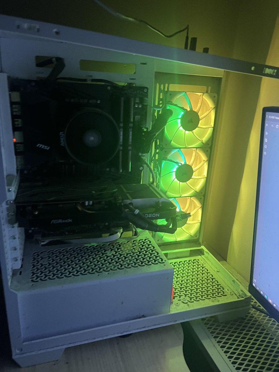 skyfv1x's tweet photo. i play on a pc that gets 60 fps i managed to qualify for fncs heats this pc will change my life and open up so many opportunities this will change my life im a palestinian boy with a dream 🇵🇸🇵🇸🇵🇸🙏🙏🙏 @faxuty @Clix https://t.co/GhvcigUnhZ