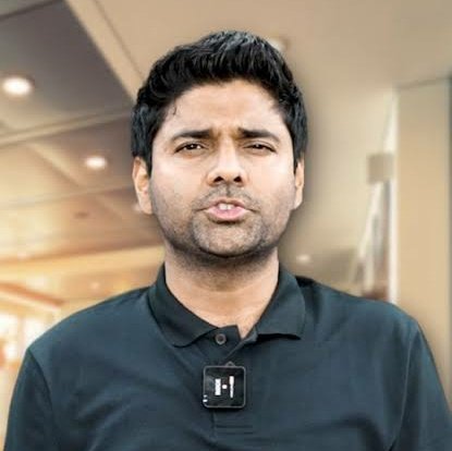 KraantiKumar's tweet photo. Abhinav Maths नही इसका नाम Abhinav Sharma है. इसने अपनी जात दिखा दी. कोचिंग से करोड़ों रुपए कमाकर इसका पेट बड़ा हो गया है.

अभिनव शर्मा ने Reservation Hatao की मांग को जायज ठहराया. दलित समाज की पीड़ा और जातीय भेदभाव पर लिखकर बैलेंस बना रहा है.

इसकी चालाकी पकड़ी गई. इसने अपने लेख में आरक्षण पर हमला करते हुए आरक्षण को गरीबी उन्मूलन कार्यक्रम बता रहा है. 

अभिनव शर्मा चाहता है मौजूदा आरक्षण व्यवस्था पर रिफार्म किया जाए. OBC क्रीमी लेयर बढ़ाने और SC ST आरक्षण में पहले से लाभ ले चुके लोगों को आरक्षण से वंचित करने की मांग कर रहा है.

अभिनव शर्मा सुन ले ध्यान से, आरक्षण कोई करीबी उन्मूलन कार्यक्रम नही है. जब तक द्रोणाचार्य मानसिकता है यानी जाति वर्ण है आरक्षण रहेगा. पिछड़ा दलित और आदिवासी DM MLA CM CEO भी बन जाएं तो भी वो तुम लोगों की नजर में क्या रहते हैं हमें पता है.