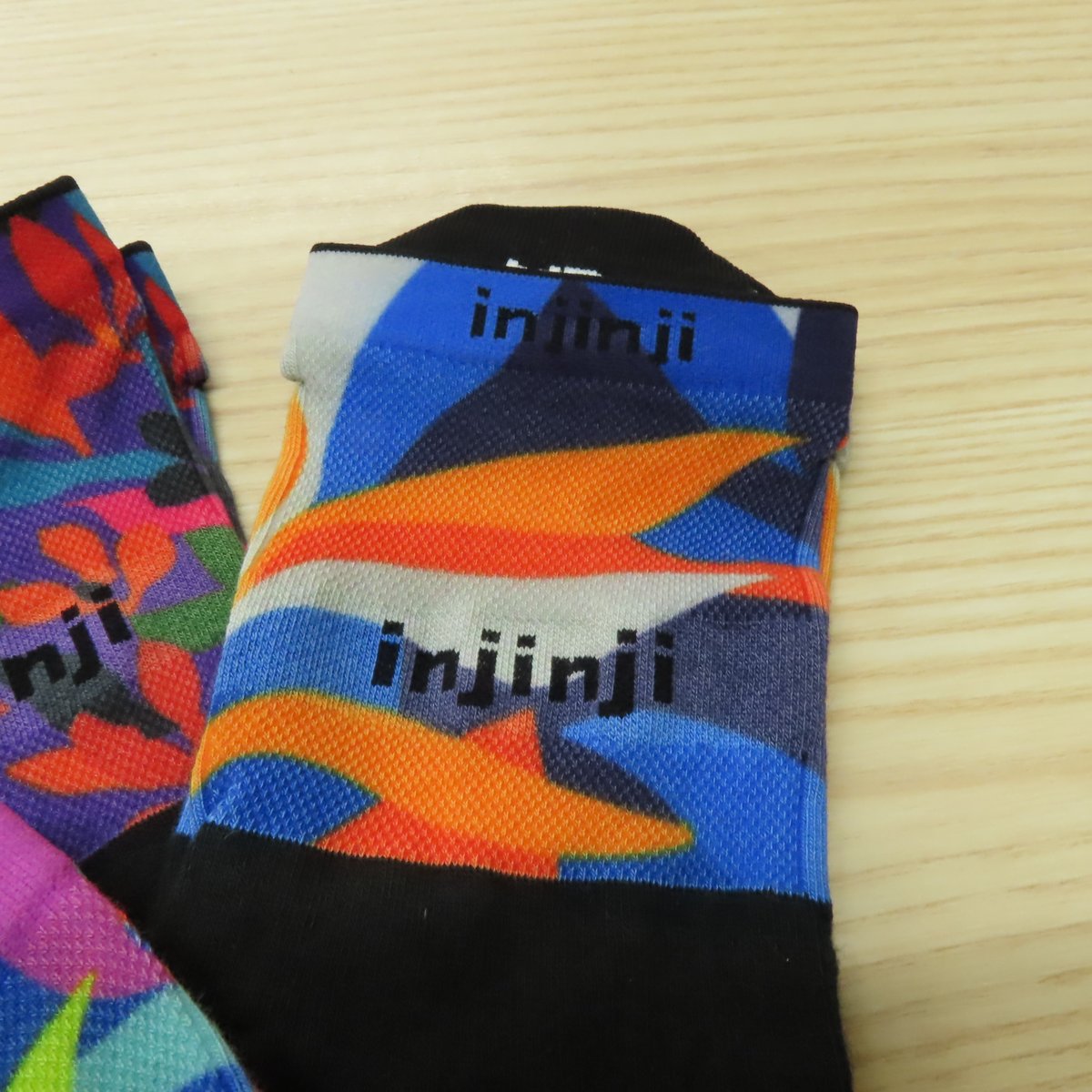 blueground_jp's tweet photo. インジンジ
五本指ソックスブランドの「インジンジ」
プリント柄が鮮やかなスペクトラムシリーズ
限定生産プリントです https://t.co/qyPbpkPTZL