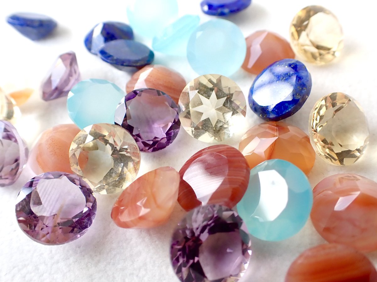 MineralMuru's tweet photo. このポストが目に留まったそこのあなた！
もうちょっとでフォロワーさん7000人なので、よかったらフォローしていきませんか…？

素敵な鉱物の写真や、可愛い宝石の写真、楽しいイベント企画、石沼豆知識などなどをそっとTLに流しております！

鉱物楽しいよー＼＼\\٩( 'ω' )و //／／ https://t.co/cXbimQduQf