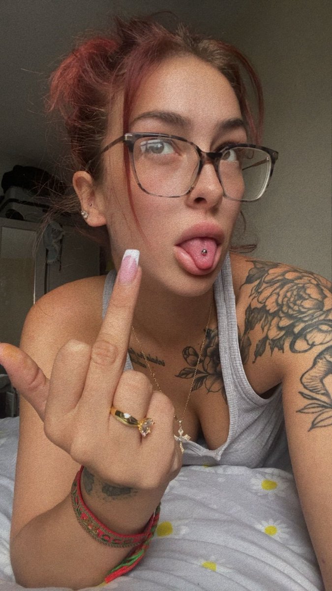 MissRed66x's tweet photo. Morning Findom 

Fuck you &amp; fuck Mondays too https://t.co/NeZIukRCxC