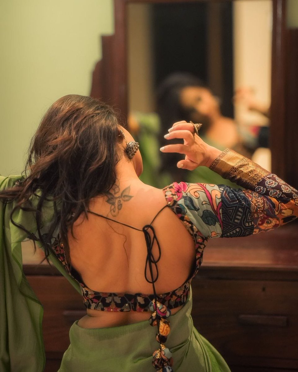 indian_beautee's tweet photo. Gorgeous 😍 

Deepthi 🌟💚

#DeepthiSunaina https://t.co/m7stLpKxh3