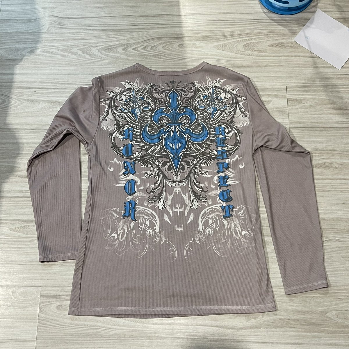 qurryesp's tweet photo. ลายมัน เต็มหน้าหลัง สวยมากคับตัวนี้
detail: 42/27
defect: -
price: 200รวมส่ง

#ส่งต่อเสื้อผ้า #ส่งต่อเสื้อผ้ามือสอง #ส่งต่อcintage https://t.co/bjSuU8R0er