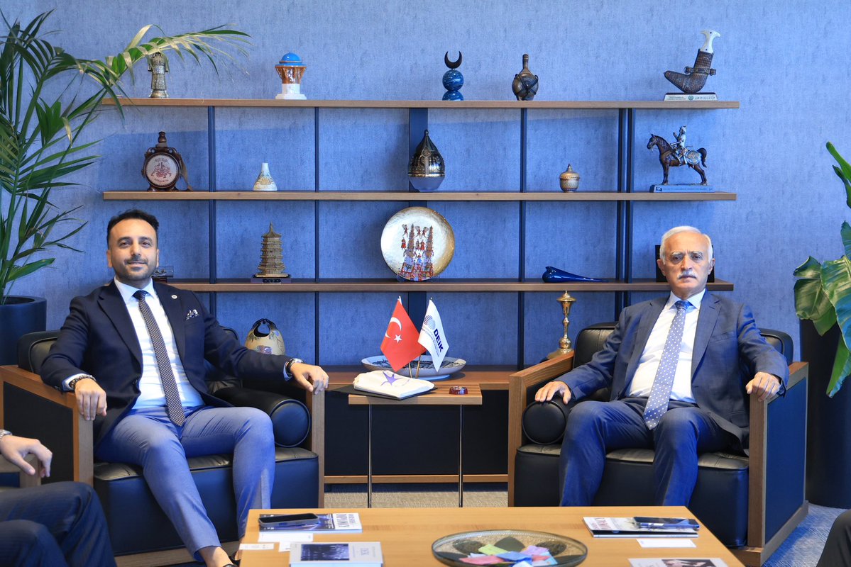 NailOlpak's tweet photo. Yıldız Teknik Üniversitesi Mezunlar Derneği Yönetim Kurulu Başkanı Fatih Ece ve YK Üyelerini, DEİK merkezimizde ağırladık.

#TicariDiplomasi faaliyetlerimiz ve YTÜMED Yıldız Patronlar Platformu hakkında görüş alışverişinde bulunduğumuz ziyaretleri için teşekkür ediyorum.

@_ytumed @fatihecee | @deikiletisim

#İşimizTicariDiplomasi