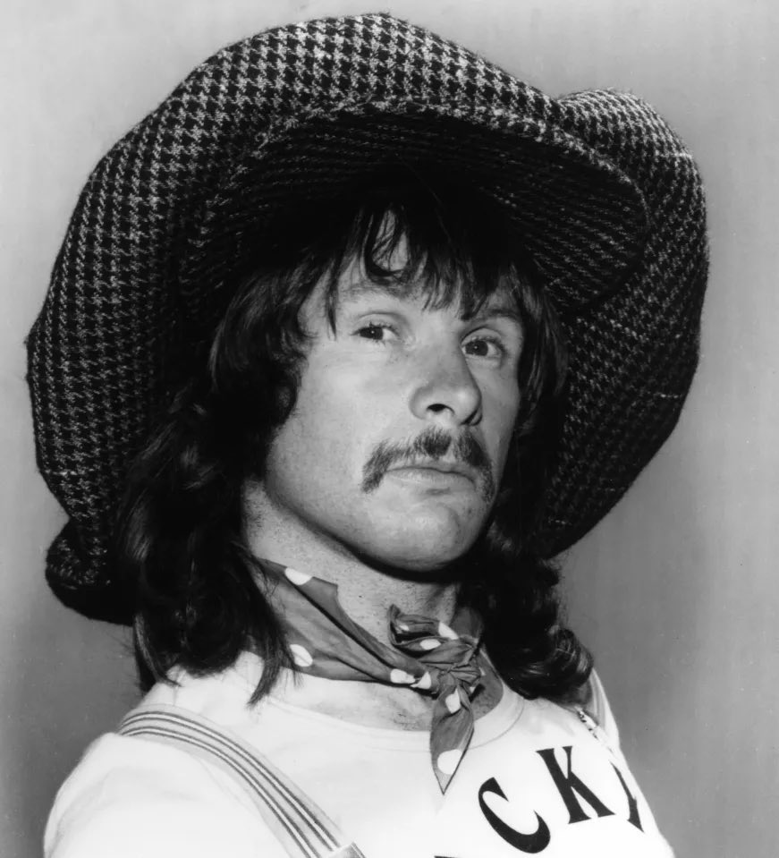 Azjackson's tweet photo. An #Otwituary for scriptwriter, actor and naturalist #BillOddie

By night vision I saw something
under my old trandem; a creature,
mostly hair, gnawing at a black
pudding, a mating call something
between wonder and melancholy, 
and I’m sorry, I looked at it again. https://t.co/bxGz3fYDsh