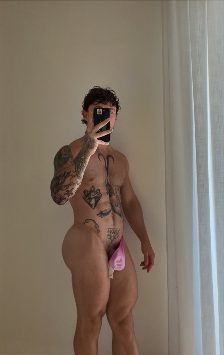 Andyflixxx's tweet photo. Guess my 🍑 size https://t.co/Kq417DWciq