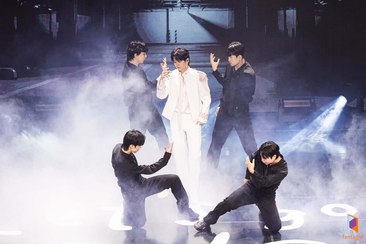 osw_brasil's tweet photo. [📰] Ong Seong Wu foi mais quente que o verão… artista completo brilha em fanmeeting solo

▶️ https://t.co/uNwLnFu3Qb

[2/2]

#옹성우 #ONGSEONGWU #위로 #WELO #레츠고옹 #LetsgoONG https://t.co/Sdze9uK3Hq