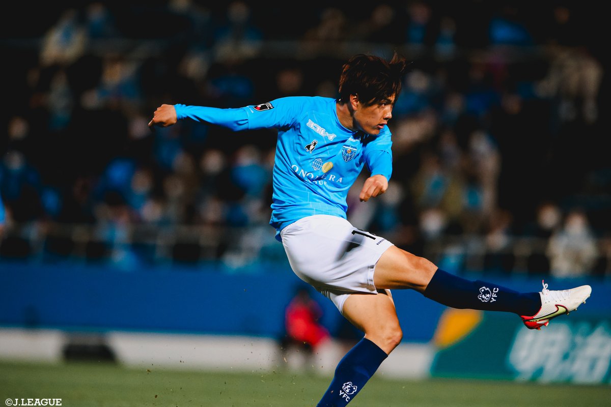 J_League's tweet photo. 世界を驚かせた瞬間が、たしかにあった。その中には、4年前はまったく想像もできなかった「うちの子」たちの活躍もあった。

4年後はもう、始まっている。Ｊリーグはまもなく新開幕。

皆さんが愛と期待を込めて応援する、2030年に世界に名を轟かせそうな期待のＪリーガーを、下のハッシュタグをつけて教えてください！

#4年後の主役はうちにいる
#Ｊリーグ新開幕