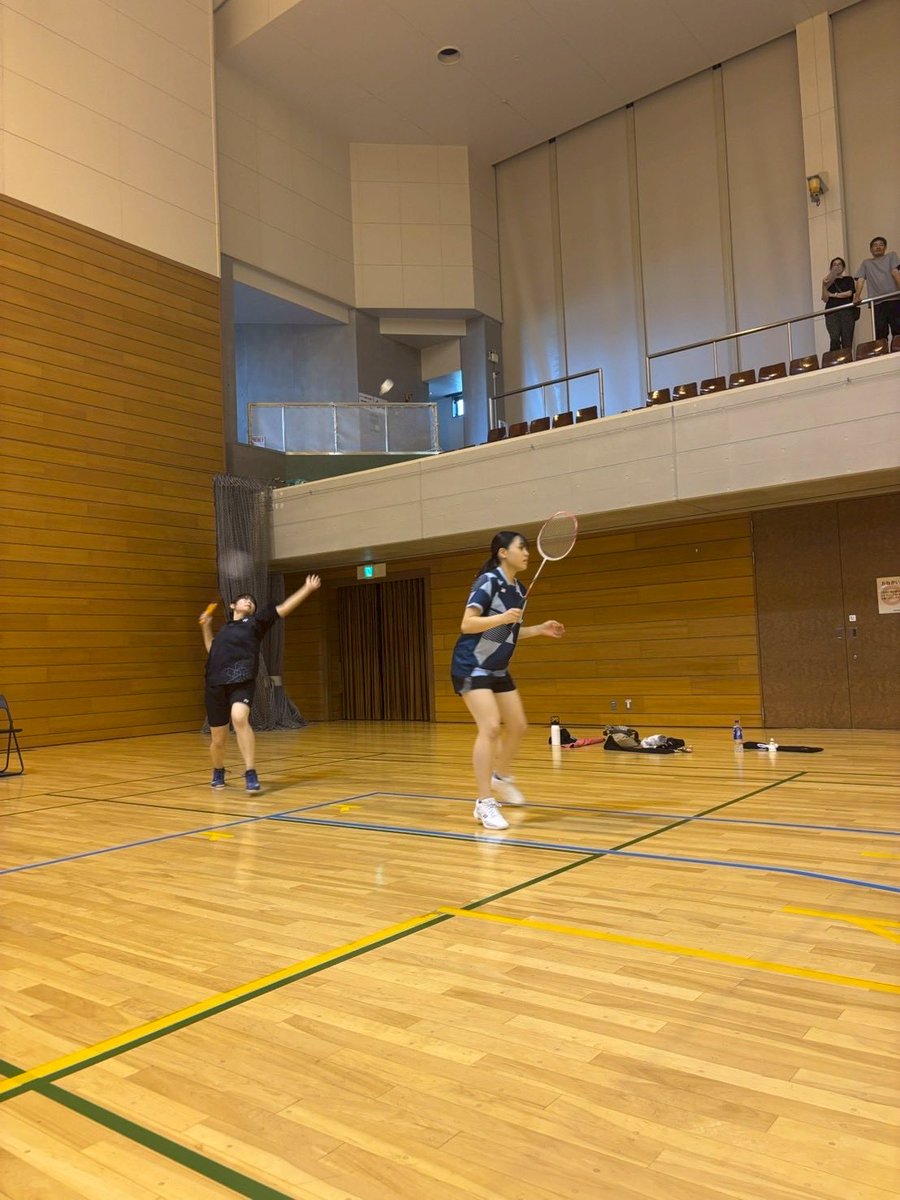 kubc2011's tweet photo. 女子ダブルスの結果をお知らせします。
《1回戦》
扇割・伊藤　2-0  高井・小島（富山大学）
渡部・西山　2-0  浅野・伊東（富山大学）
中山・笹木   1-2  牧野・大坪（富山大学）
山本・山本   0-2   近葉・木村（福井大学） https://t.co/eoWqb2CjId